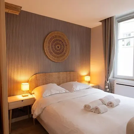 La Parenthese - Pres De La Petite France Apartment